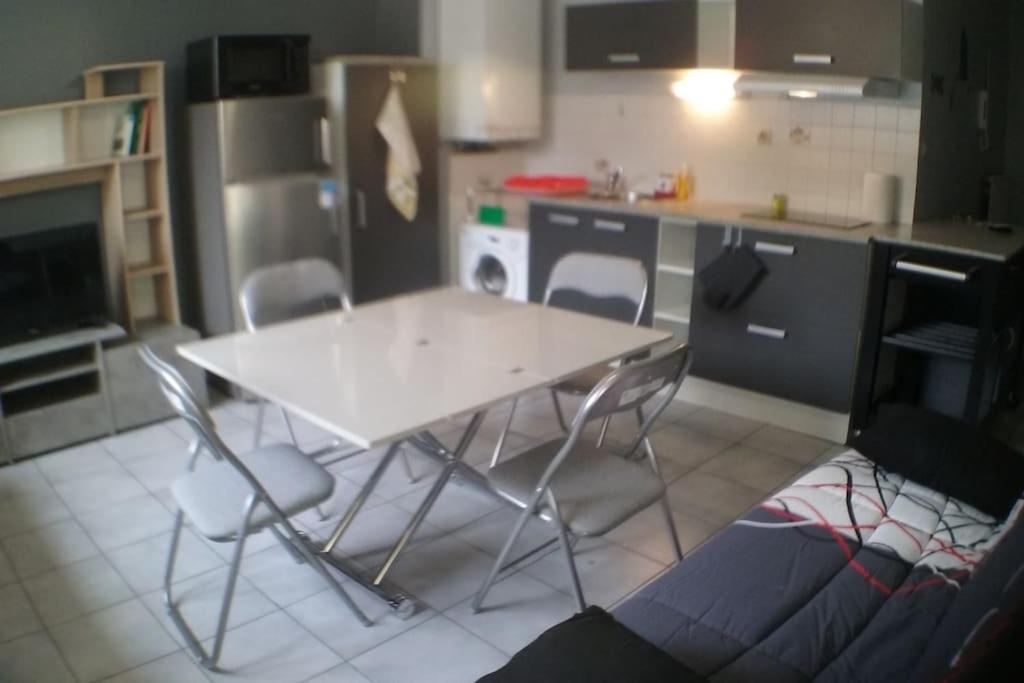 T2 Centre Ville, Wifi, Parking Beziers Bagian luar foto